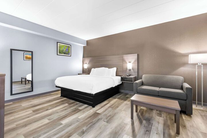 Room 16 of 37