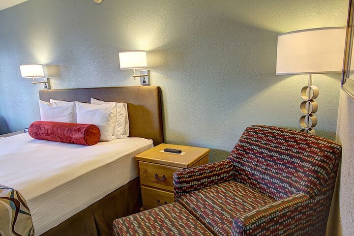 Super 8 by Wyndham Florence OR