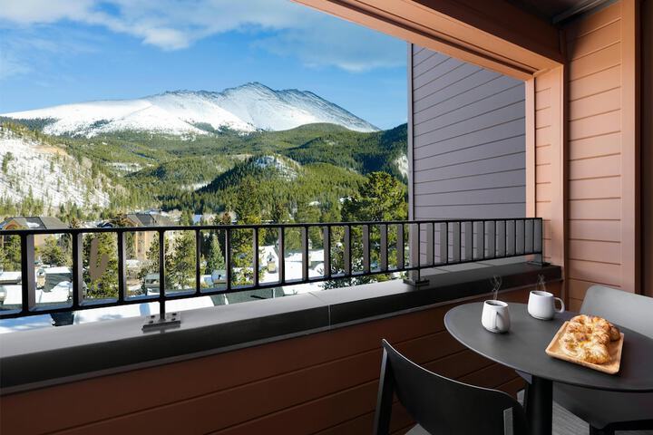 Hotel Alpenrock Breckenridge Curio Collection by Hilton
