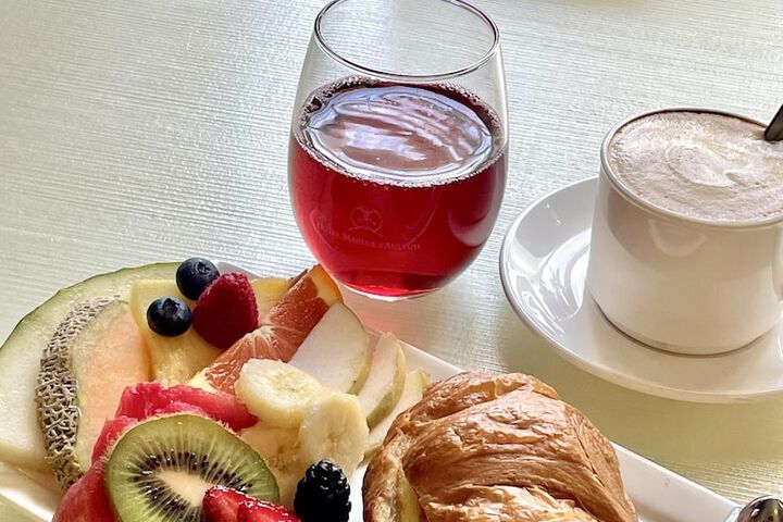 Breakfast/Coffee Service 116 of 124