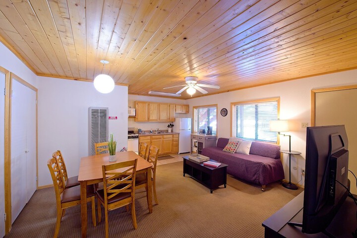Room 4 of 16