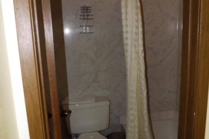 Room 32 of 47