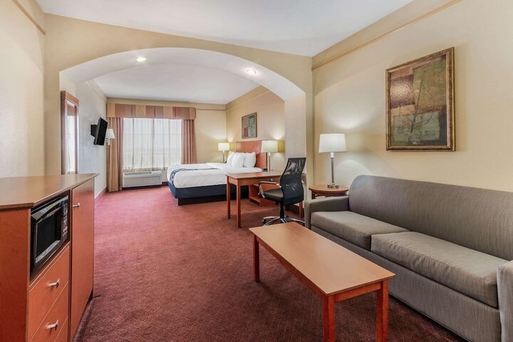 Room 18 of 30