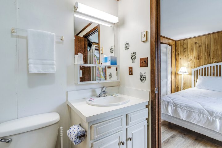 Room 15 of 33