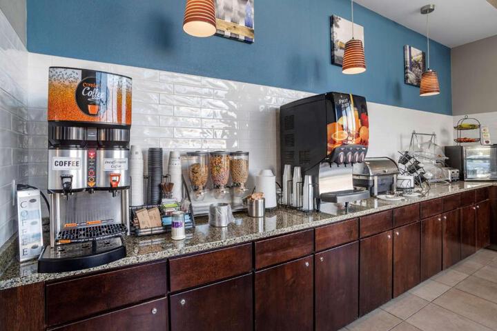 Best Western Plus Philadelphia Airport South at Widener University