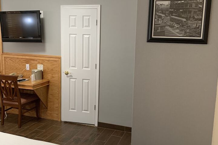 Room 10 of 21