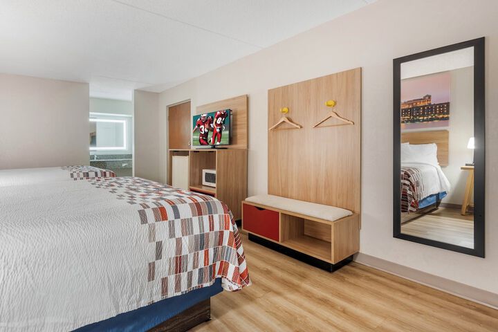 Room 27 of 36