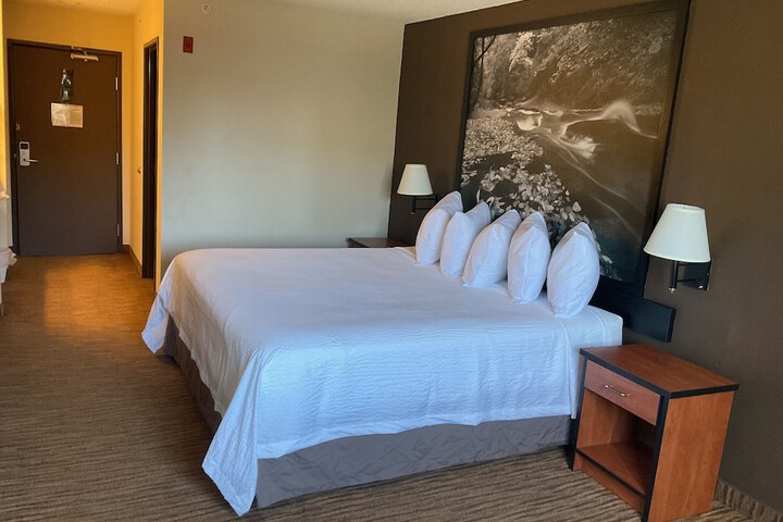 Room 9 of 17