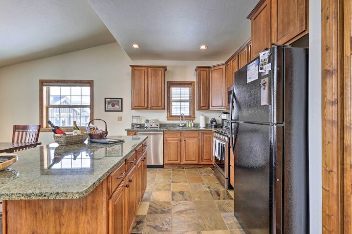 Luxe Rocky Mtn Retreat w / Hot Tub - by Winter Park