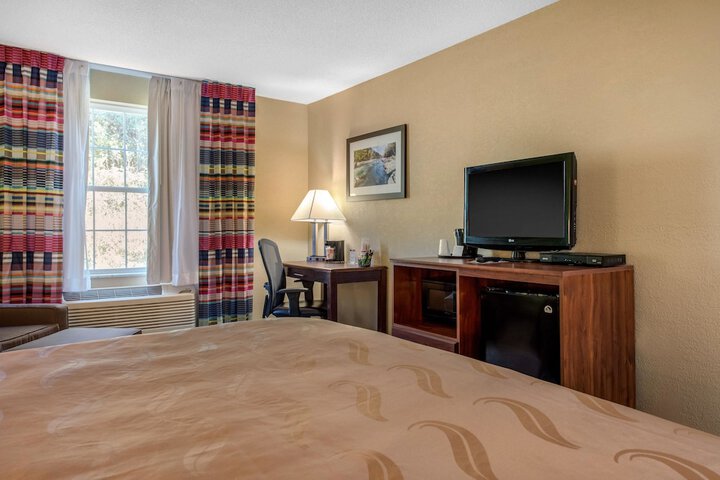 Room 28 of 38