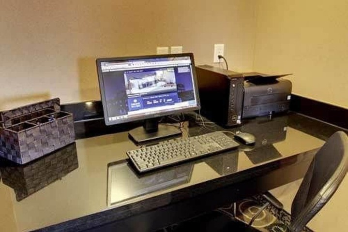 Business Center 52 of 53