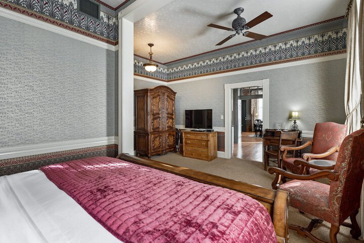 Room 40 of 128