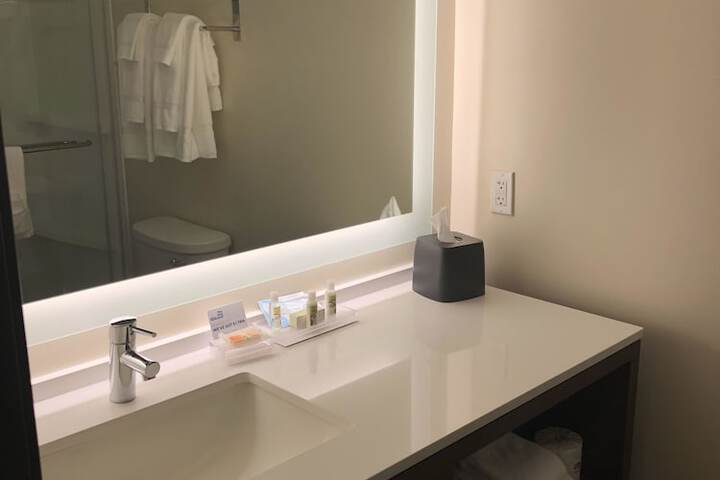 Holiday Inn Hotels and Suites Mount Pleasant by IHG