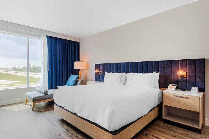 Room 32 of 85