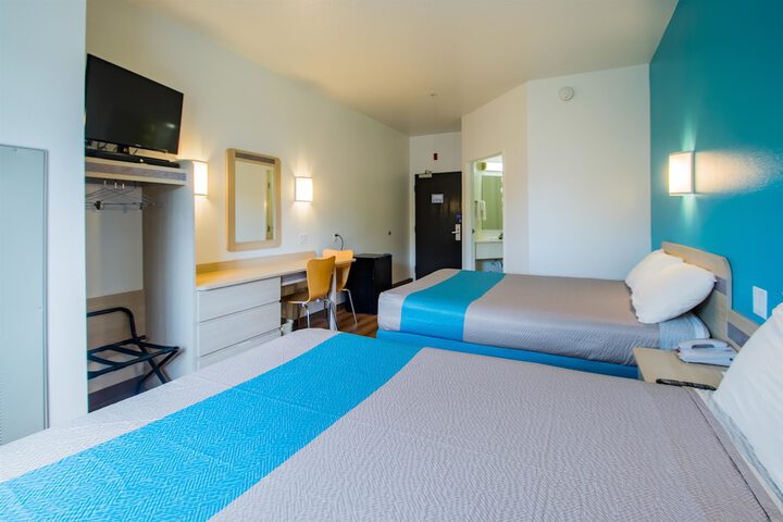 Room 17 of 30