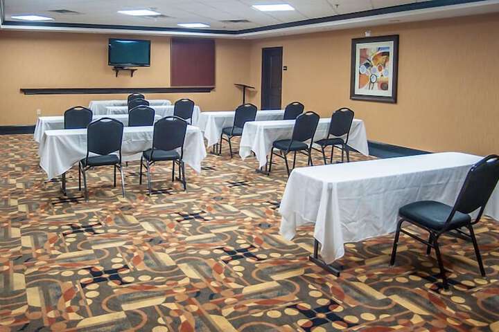 Hampton Inn & Suites Palestine