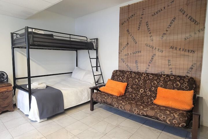 Room 30 of 99
