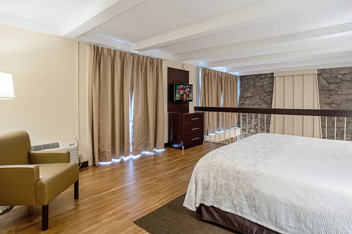Room 51 of 80