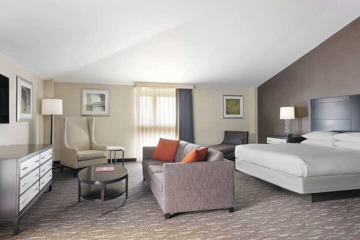 Room 10 of 27