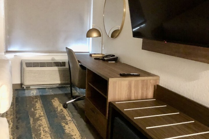 Room 37 of 73