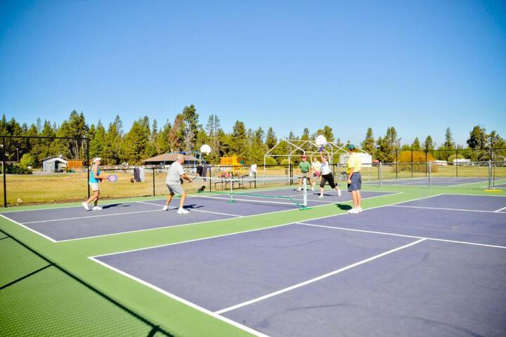 Bend-Sunriver Camping Resort 24 ft. Yurt 9