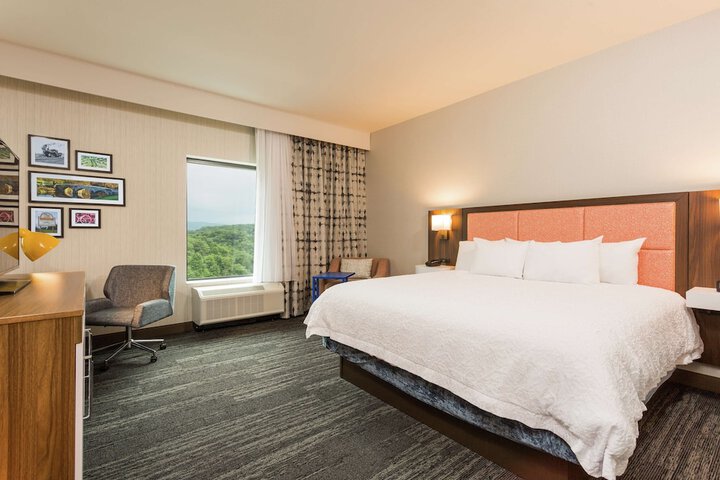 Room 16 of 33