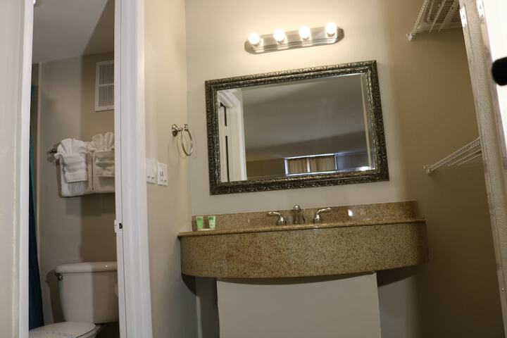 Room 43 of 65