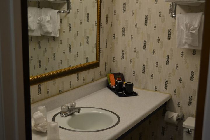 Room 13 of 20