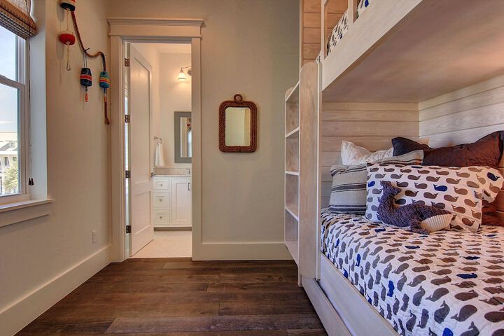 Room 21 of 32