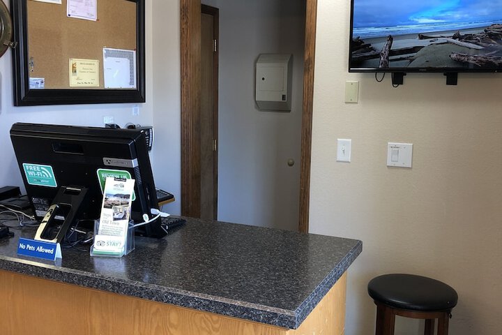 Super 8 by Wyndham Florence OR