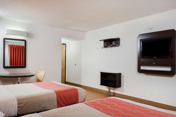 Room 20 of 38