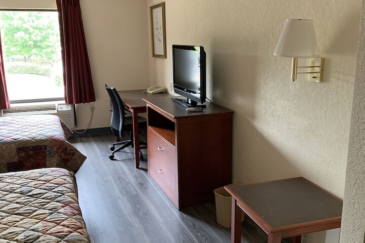 Room 5 of 9