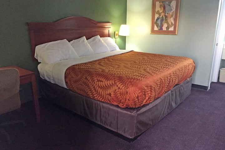 Room 17 of 29