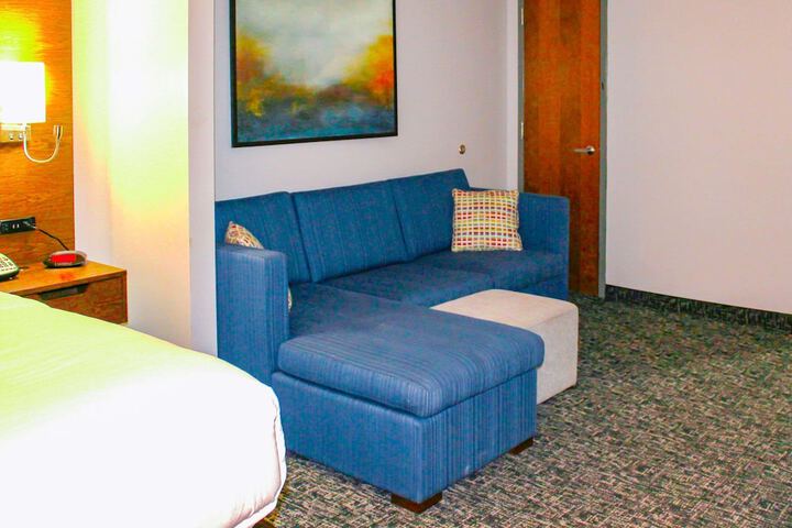 Room 14 of 37