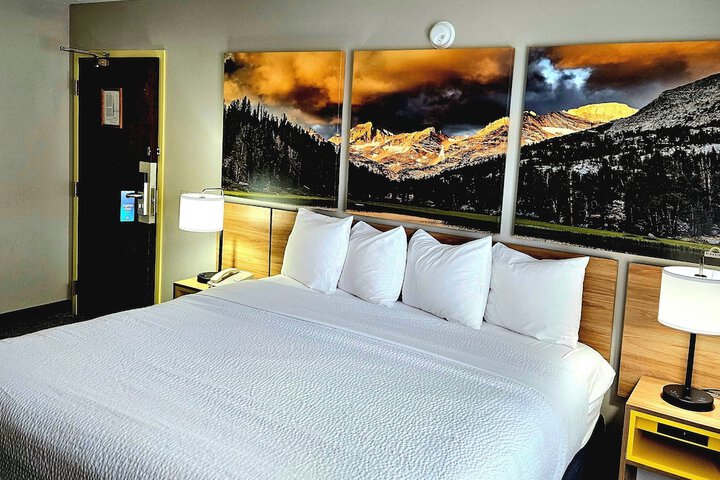 Days Inn and Suites by Wyndham Downtown Missoula-University