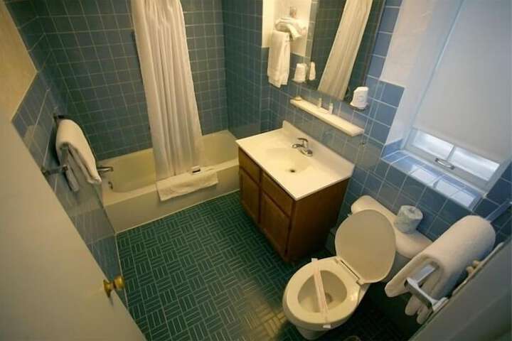 Room 12 of 20