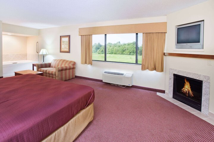Room 11 of 14