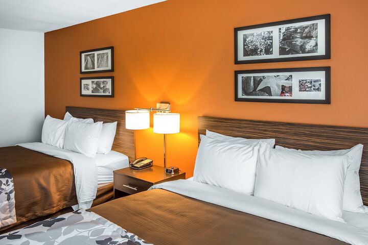Room 14 of 32