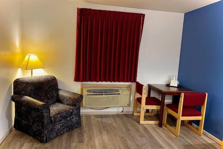 Room 18 of 27