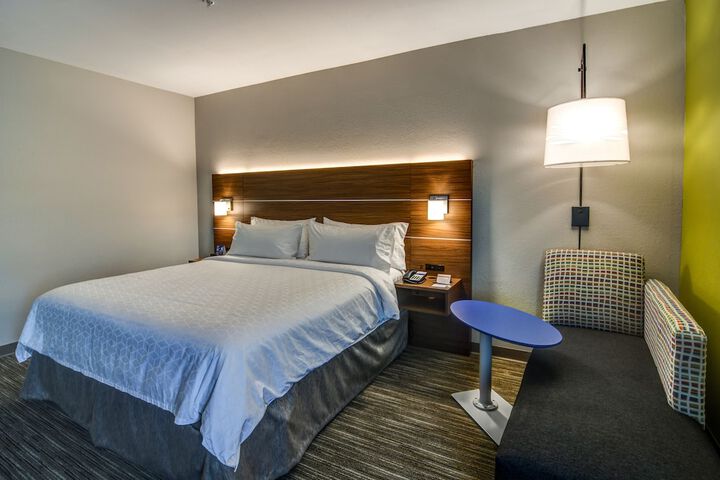 Room 41 of 60