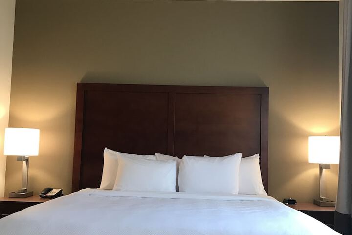 Comfort Suites Clarksville near Governors Square Mall
