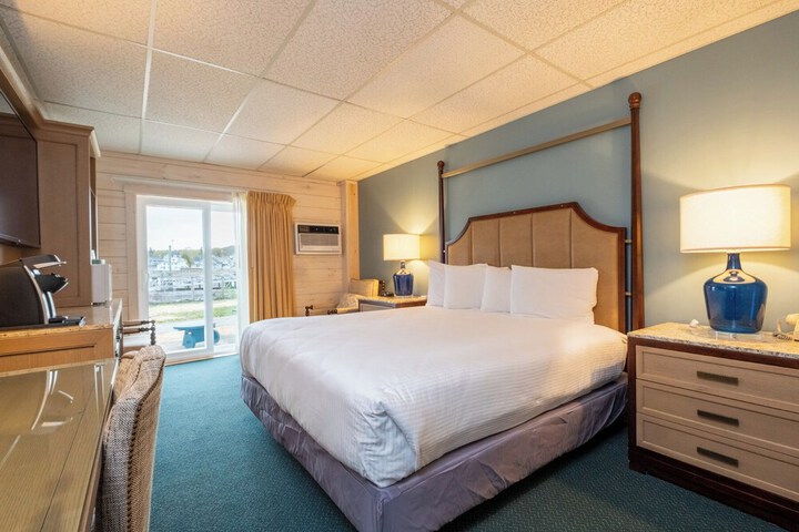 Boothbay Harbor Inn