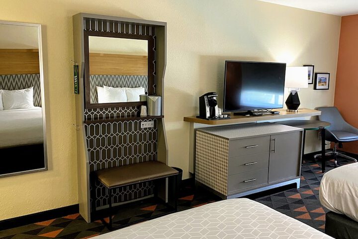 Room 41 of 95
