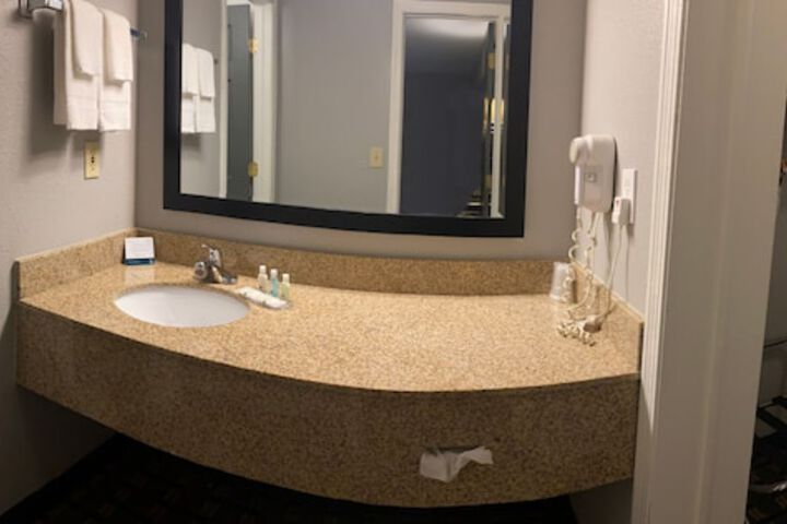Quality Inn Mauston I-90