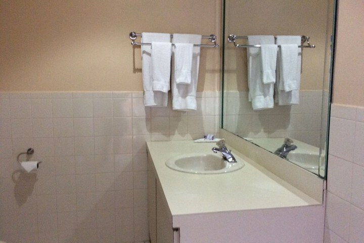 Room 34 of 46