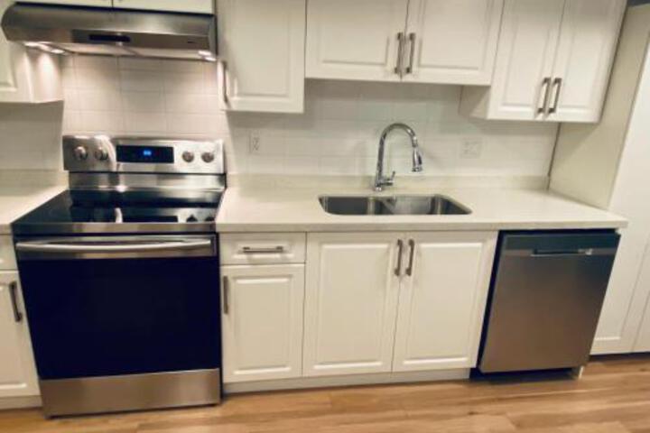 Brand New 2 Brdm Suite New House