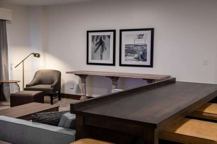 Room 51 of 84