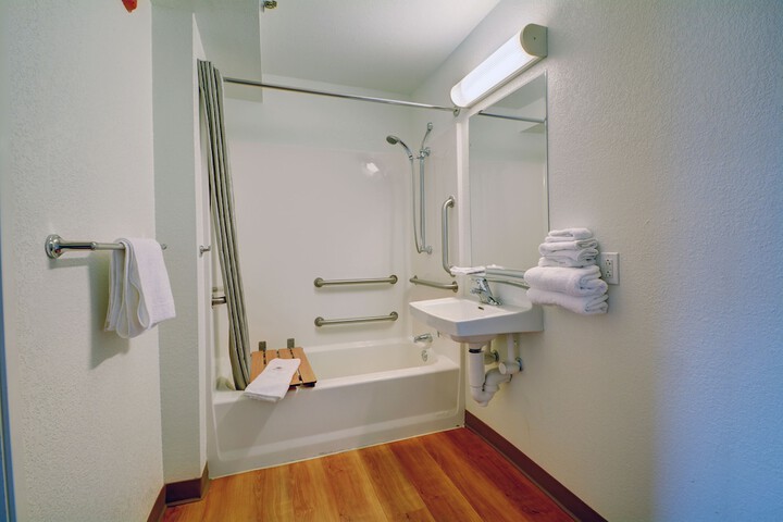 Room 21 of 34