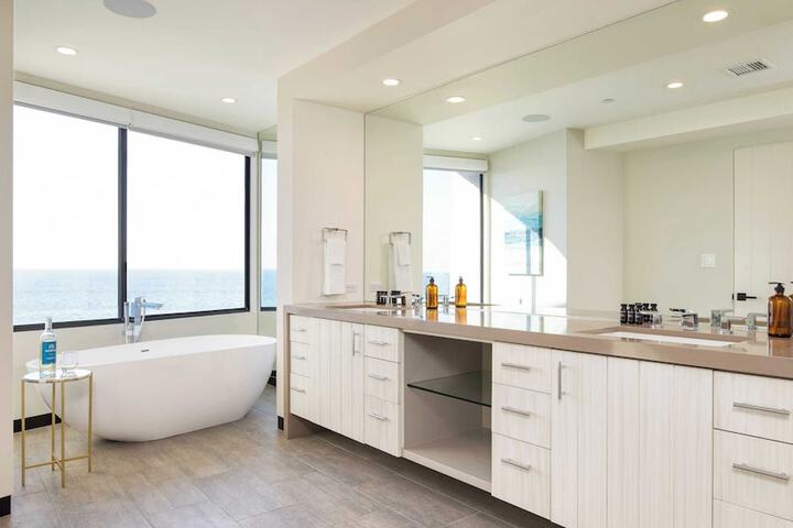 Matador by Avantstay Ocean Front Malibu Pad w / Rooftop Patio