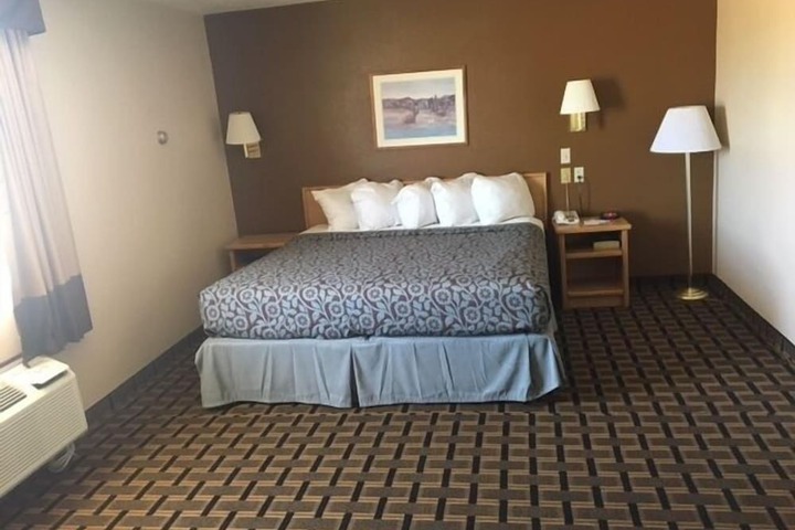 Room 30 of 41